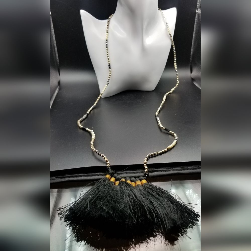 Native tassel fringe necklace N433